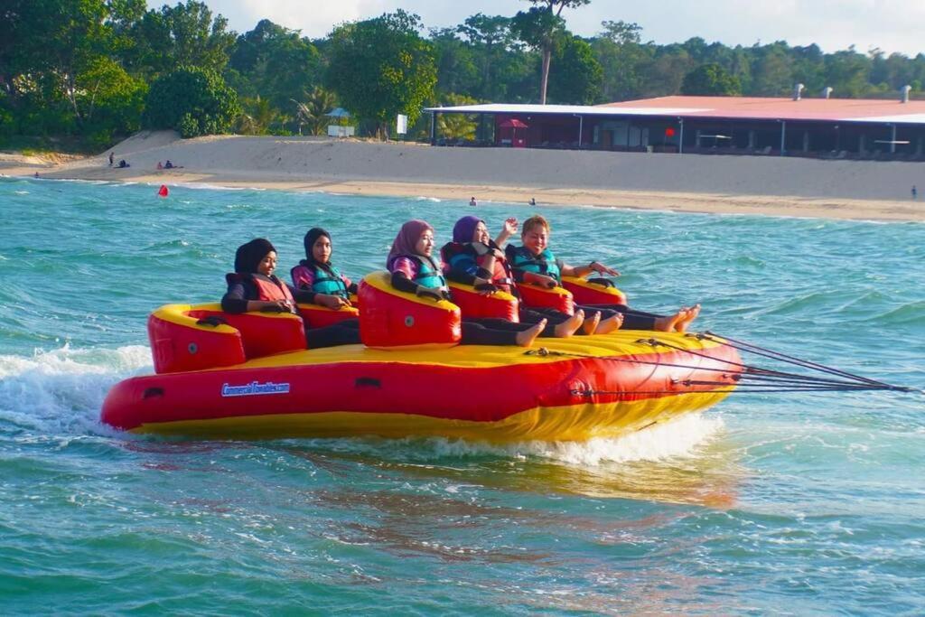 Lotus Desaru Beach Resort, 2 Bdrms, W/Splash Park Bandar Penawar Esterno foto